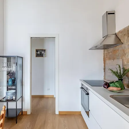 Hostly-light And Wood Midtown-near Trevi *