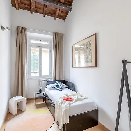 Hostly-light And Wood Midtown-near Trevi Rome