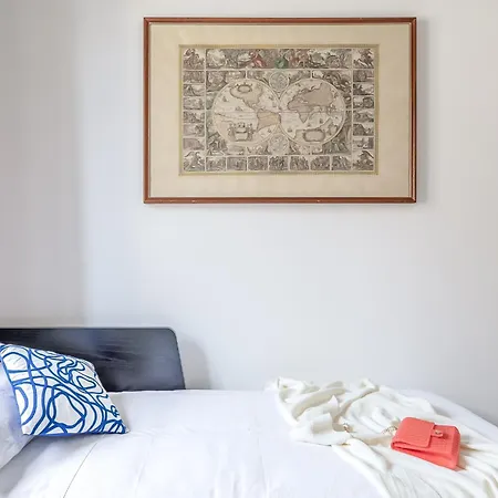 Hostly-light And Wood Midtown-near Trevi Apartment *