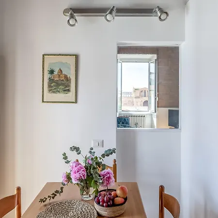 Hostly-light And Wood Midtown-near Trevi Apartment *