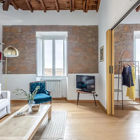 Hostly-light And Wood Midtown-near Trevi Apartment Rome